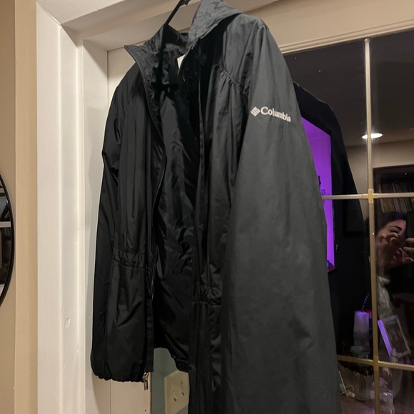 Columbia Rain Windbreaker - Picture 2 of 5